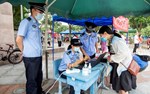 临考前 德阳什邡民警在考点为考生急办临时身份证