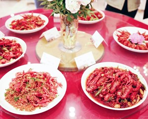 中江：小龙虾美食节火热开启
