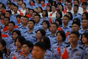 何谓青年？何谓青春？他们通过这堂课找寻答案......